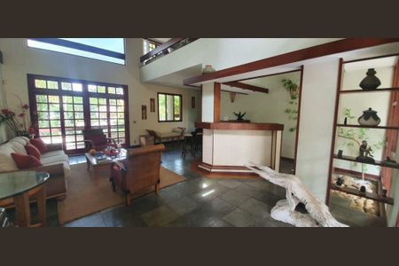 Casa à venda com 5 quartos, 381m² em Piratininga, Niterói