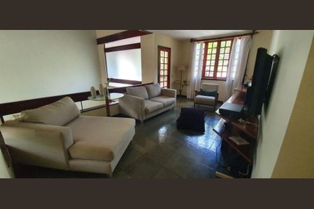 Casa à venda com 5 quartos, 381m² em Piratininga, Niterói