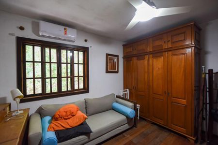 Casa à venda com 4 quartos, 449m² em Piratininga, Niterói