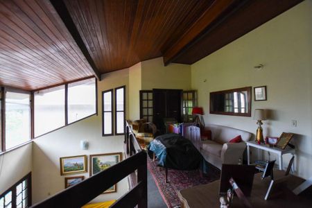 Casa à venda com 4 quartos, 449m² em Piratininga, Niterói