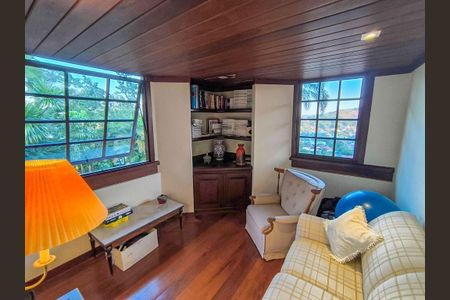 Casa à venda com 4 quartos, 559m² em Itaipu, Niterói