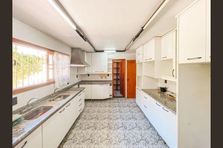 Casa à venda com 6 quartos, 476m² em Itaipu, Niterói