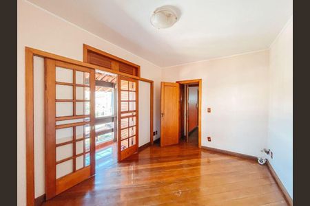 Casa à venda com 6 quartos, 476m² em Itaipu, Niterói