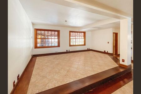 Casa à venda com 6 quartos, 476m² em Itaipu, Niterói