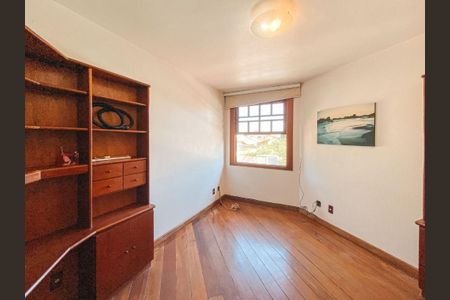 Casa à venda com 6 quartos, 476m² em Itaipu, Niterói