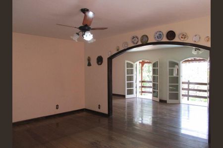 Casa à venda com 3 quartos, 310m² em Largo da Batalha, Niterói