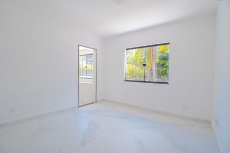 Casa à venda com 3 quartos, 221m² em Piratininga, Niterói