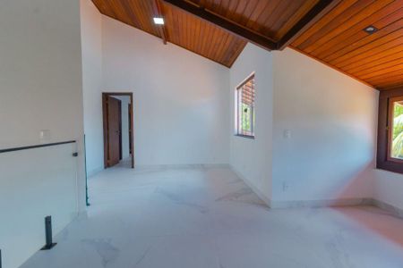 Casa à venda com 3 quartos, 221m² em Piratininga, Niterói