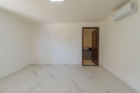 Casa à venda com 3 quartos, 221m² em Piratininga, Niterói