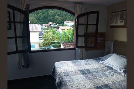 Casa à venda com 6 quartos, 400m² em Piratininga, Niterói