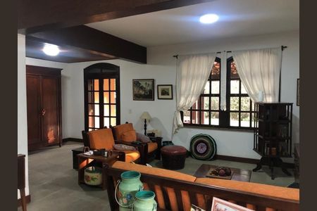 Casa à venda com 4 quartos, 251m² em Itaipu, Niterói