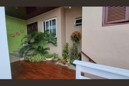 Casa à venda com 4 quartos, 463m² em Piratininga, Niterói