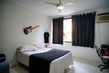 Casa de condomínio à venda com 680m², 3 quartos e 4 vagas Casa de condomínio à venda com 680m², 3 quartos e 4 vagasQuarto 2