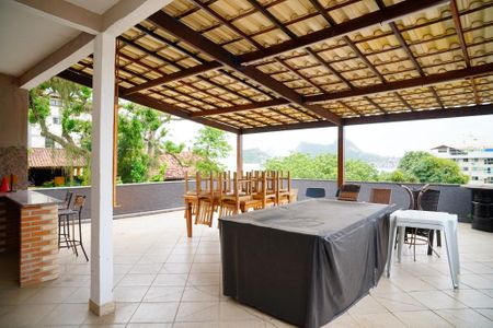 Casa de condomínio à venda com 680m², 3 quartos e 4 vagas Casa de condomínio à venda com 680m², 3 quartos e 4 vagasCobertura