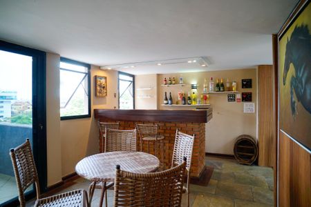 Casa de condomínio à venda com 680m², 3 quartos e 4 vagas Casa de condomínio à venda com 680m², 3 quartos e 4 vagasÁrea de Lazer