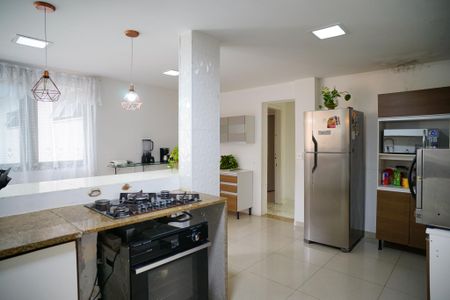 Casa de condomínio à venda com 680m², 3 quartos e 4 vagas Casa de condomínio à venda com 680m², 3 quartos e 4 vagasCozinha