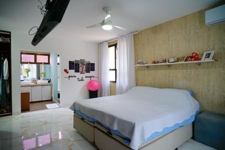 Casa de condomínio à venda com 680m², 3 quartos e 4 vagas Casa de condomínio à venda com 680m², 3 quartos e 4 vagasQuarto 3