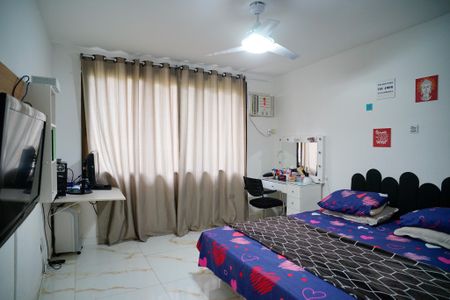 Casa de condomínio à venda com 680m², 3 quartos e 4 vagas Casa de condomínio à venda com 680m², 3 quartos e 4 vagasQuarto 1