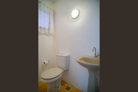 Casa de condomínio à venda com 680m², 3 quartos e 4 vagas Casa de condomínio à venda com 680m², 3 quartos e 4 vagasbanheiro da cobertura