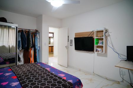 Casa de condomínio à venda com 680m², 3 quartos e 4 vagas Casa de condomínio à venda com 680m², 3 quartos e 4 vagasQuarto 1