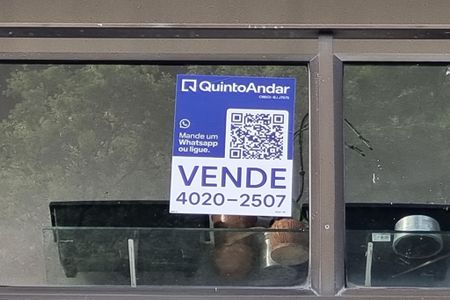 Casa de condomínio à venda com 680m², 3 quartos e 4 vagas Casa de condomínio à venda com 680m², 3 quartos e 4 vagasPlaca