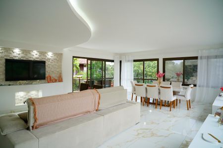 Sala de casa de condomínio à venda com 3 quartos, 680m² em Charitas, Niterói