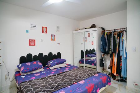 Casa de condomínio à venda com 680m², 3 quartos e 4 vagas Casa de condomínio à venda com 680m², 3 quartos e 4 vagasQuarto 1