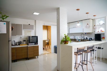 Casa de condomínio à venda com 680m², 3 quartos e 4 vagas Casa de condomínio à venda com 680m², 3 quartos e 4 vagasCozinha