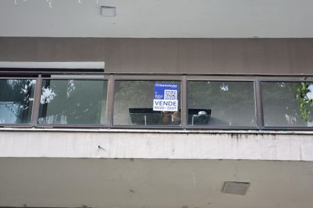 Casa de condomínio à venda com 680m², 3 quartos e 4 vagas Casa de condomínio à venda com 680m², 3 quartos e 4 vagasPlaca