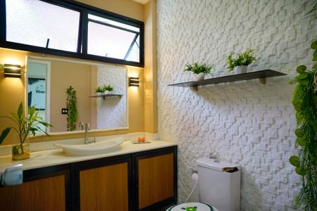 Casa de condomínio à venda com 680m², 3 quartos e 4 vagas Casa de condomínio à venda com 680m², 3 quartos e 4 vagasLavabo