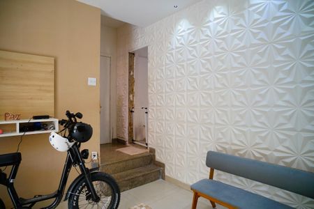 Casa de condomínio à venda com 680m², 3 quartos e 4 vagas Casa de condomínio à venda com 680m², 3 quartos e 4 vagasEntrada