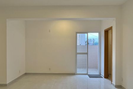 Casa para alugar com 125m², 3 quartos e 2 vagas Casa para alugar com 125m², 3 quartos e 2 vagasSala