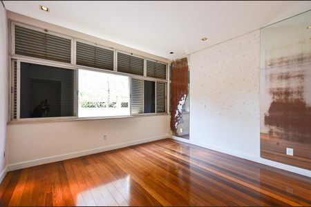 Apartamento para alugar com 410m², 5 quartos e 3 vagasSuíte 2