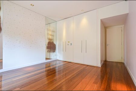Apartamento para alugar com 410m², 5 quartos e 3 vagasSuíte 2