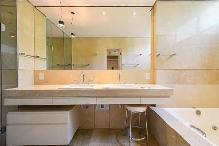 Apartamento para alugar com 410m², 5 quartos e 3 vagasBanheiro da Suíte 3