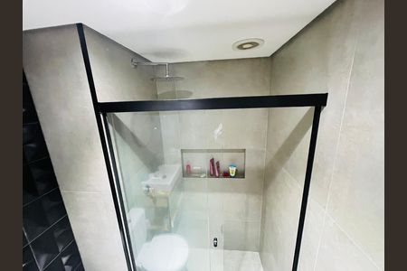 Banheiro 1 de apartamento à venda com 2 quartos, 64m² em Jardim Flor da Montanha, Guarulhos
