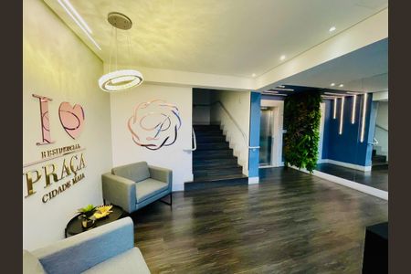 Hall social de apartamento à venda com 2 quartos, 64m² em Jardim Flor da Montanha, Guarulhos