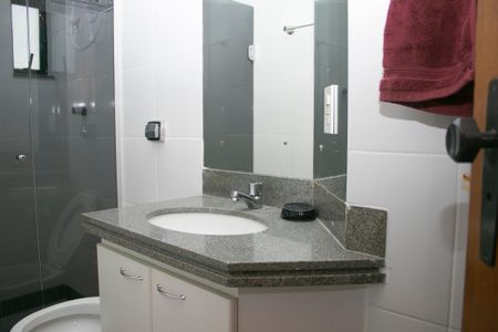 Apartamento à venda com 69m², 3 quartos e 2 vagas Apartamento à venda com 69m², 3 quartos e 2 vagasBanheiro Social