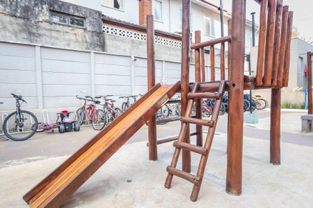 Apartamento à venda com 42m², 2 quartos e sem vagaÁrea comum - Playground