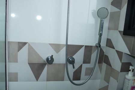 Casa de condomínio para alugar com 177m², 2 quartos e 2 vagasBanheiro