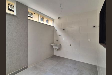 Casa de condomínio à venda com 169m², 3 quartos e 2 vagasÁrea de Serviço 