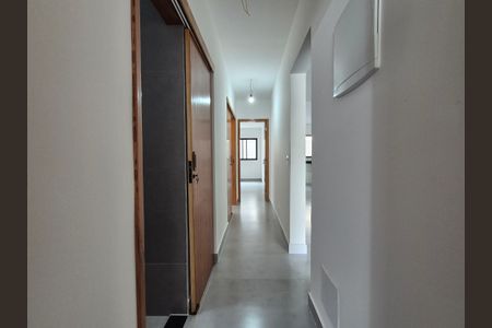 Casa de condomínio à venda com 169m², 3 quartos e 2 vagasCorredor 