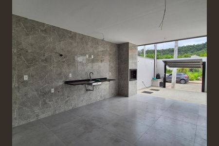 Casa de condomínio à venda com 169m², 3 quartos e 2 vagasVaranda gourmet 