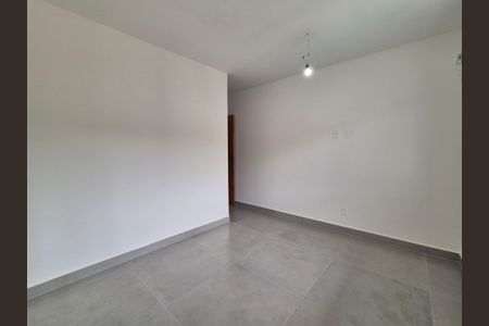 Casa de condomínio à venda com 169m², 3 quartos e 2 vagasSuíte 2