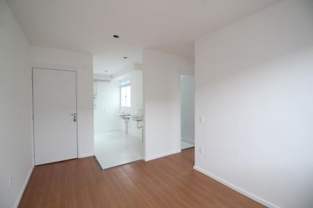 Sala de apartamento para alugar com 2 quartos, 41m² em Taquara, Rio de Janeiro