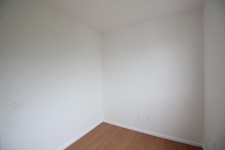 Quarto 2 de apartamento para alugar com 2 quartos, 41m² em Taquara, Rio de Janeiro