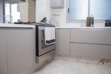 Apartamento à venda com 194m², 2 quartos e 3 vagas Apartamento à venda com 194m², 2 quartos e 3 vagasCozinha