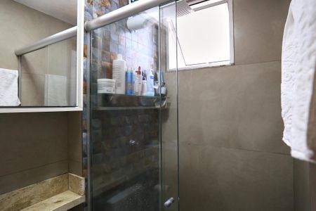 Apartamento à venda com 80m², 3 quartos e 1 vaga Apartamento à venda com 80m², 3 quartos e 1 vagaBanheiro da Suíte