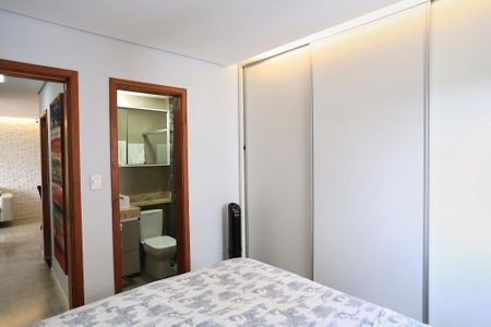Apartamento à venda com 80m², 3 quartos e 1 vaga Apartamento à venda com 80m², 3 quartos e 1 vagaSuíte