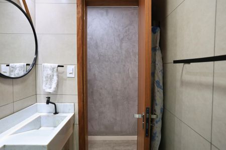 Apartamento à venda com 80m², 3 quartos e 1 vaga Apartamento à venda com 80m², 3 quartos e 1 vagaBanheiro